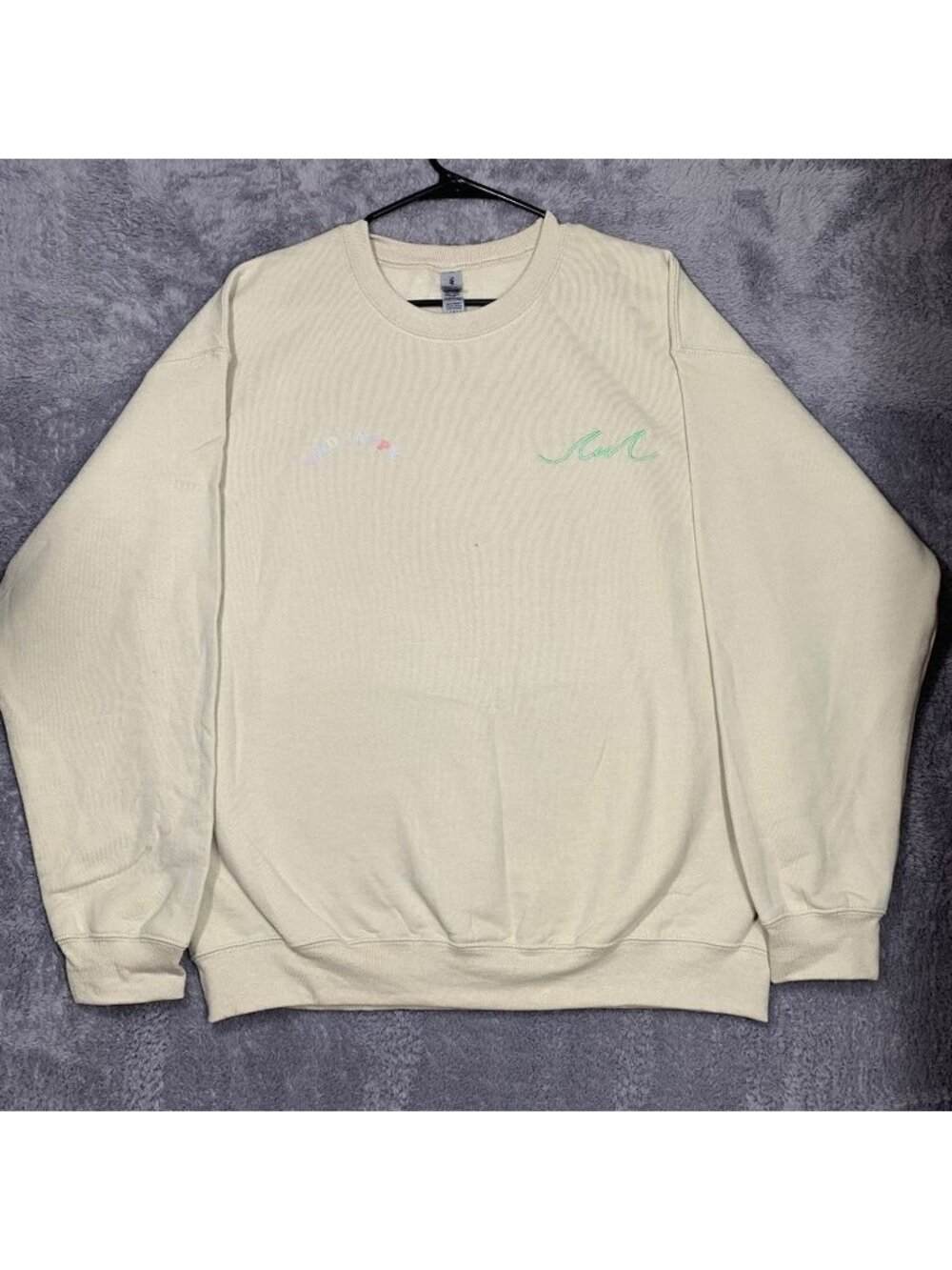 Gildan Heavy Blend Beige Sweatshirt Size L Made in Nicaragua 50/50